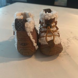 Baby Toddler UGG winter boots, size 4